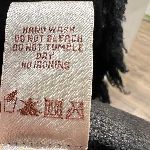 Max Studio Specialty Product Fluff Black Vest Size Large. NWT. - Picture 8 of 11